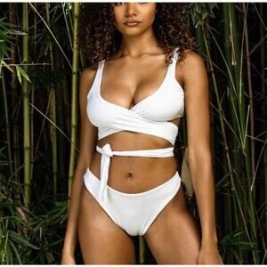 Buffbunny white Bikini Bottom Size S Small NWT